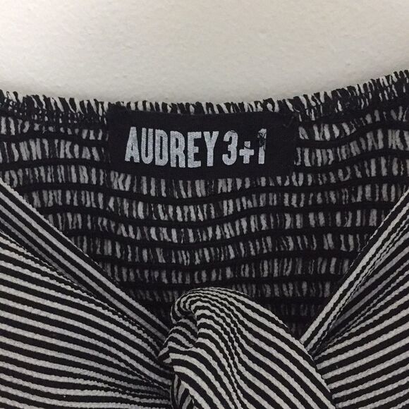 Audrey 3+1 front knot Crop Top‎ - Picture 2 of 4